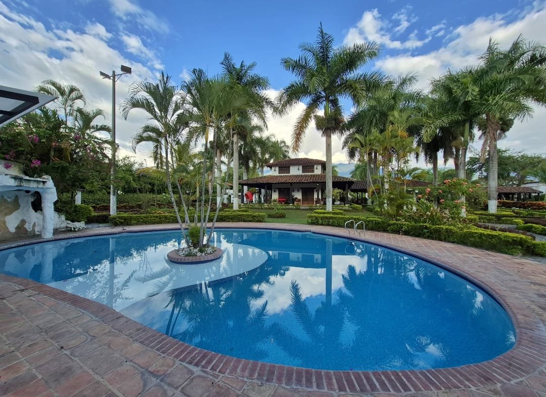 Finca VIP Santa Elena